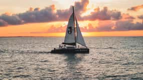 Grace Bay: Luxury Lady Grace Catamaran Sunset Sailing Tour