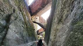 MEDELLIN: ENGLISH TOUR GUATAPE + OLD PEÑOL + MALECON + BOAT RUMBERO