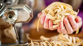 Florence: Pasta Cooking Class with Unlimited Wine