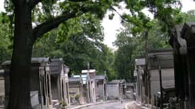 Paris: Père Lachaise Cemetery Walking Tour