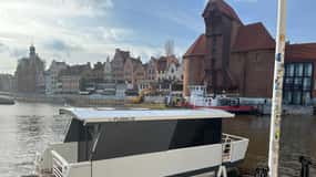 Nytt - Liten partybåt - Husbåt av Motława i Gdańsk