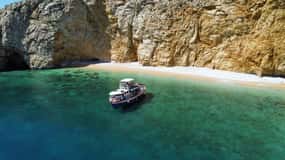 Κρκ: Κρουαζιέρα στη Χρυσή Παραλία και στη Μπλε Σπηλιά με ποτό καλωσορίσματος