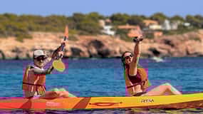 Mallorca: Kajak- och paddelsurfutflykt genom grottor med kristallklart vatten