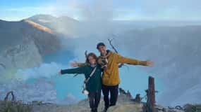 Banyuwangi: Ijen Crater Bluefire and Sunrise Guided Trek