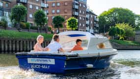 York: Self-Steer Boat Rental
