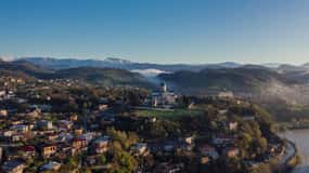 Sightseeing tour of Kutaisi and its surroundings.