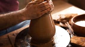 Discover the art of pottery under the guidance of an Armenia