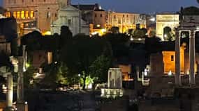 Rome : Visite guidée nocturne à l'extérieur du Colisée avec un guide local