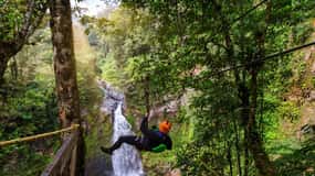 Excursão de um dia à Cachoeira Juan Curi e ao Parque de Aventura
