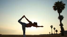 Barcelona: Yoga, Healthy Light Brunch and Sailing Experience