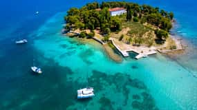 Zadar: wycieczka łodzią motorową po wyspach Ugljan i Preko — z napojami