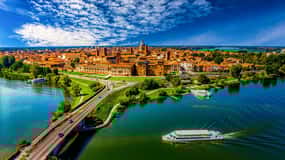 Mantova: Navigazione panoramica della città + oasi protetta + guida a bordo