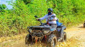 Aventura em quadriciclo até à Gruta da Água e à Praia de Macao em Punta Cana