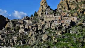 From Reggio and Scilla : Pentedattilo & Bova, Grecanici villages.