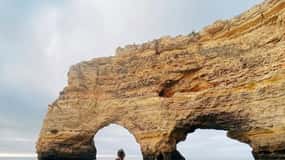 Benagil: Guidet kajaktur i grotter og Praia da Marinha