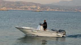 Escursione di mezza giornata in barca da Marathi con skipper