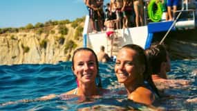 Barcelona: Charcuterie, Schwimmen & Partyboot