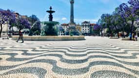 Lisbon: Old Town and Chiado Vintage Car Tour