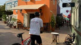 Curacao: Willemstad Bike and Bite Small Group Tour