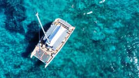 Hyères: Mattinata di scoperta: tour guidato in catamarano della costa