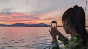 Alghero: Crucero en velero al atardecer con aperitivo
