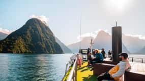 Milford Sound: 2-Hour Wildlife & Nature Cruise