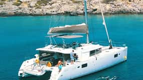 Ayia Napa : Premium Catamaran Sailing Cruise with Lunch (croisière en catamaran de luxe avec déjeuner)