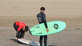 Surfboard rental in Valencia