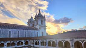 Fra Lissabon: Middelaldertur, Batalha, Tomar, Alcobaça, Óbidos