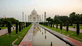 Salida/puesta de sol del Taj Mahal y visita de Agra con opciones