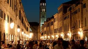 Vieille ville de Dubrovnik : visite nocturne avec histoire, vin et bouchées