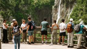From Zagreb: Plitvice Lakes National Park Tour with Tickets