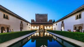 Granada: Visita guiada nocturna à Alhambra e aos Palácios Nasridas