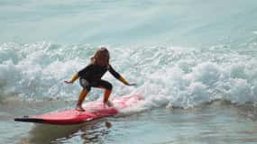 Tel Aviv: Professional Surfing Lessons at Beach Club TLV