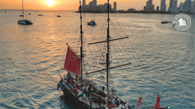 Cartagena, CO: Sunset Skyline Pirate Boat Tour with Drinks