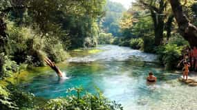 Da Tirana / Durresi: Tour di un giorno di Gjirokaster e Blue Eye