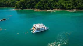 Manuel Antonio: Catamaran Cruise with a Meal