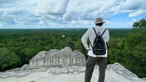 Bacalar: Scopri Calakmul e la sua giungla.
