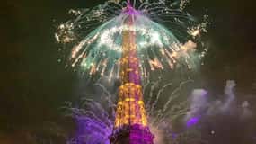 Paris: Dinner Cruise, Cabaret & Fireworks on July 14th