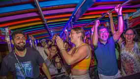 Chiva Rumbera Tour with Music, Party, and Fun in Cartagena