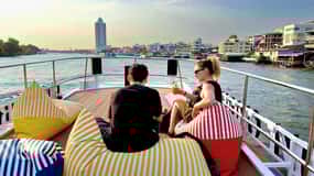 Bangkok : Chao Phraya Booze Cruise avec boissons illimitées