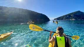 Golfo Aranci: Kleingruppentour im Kajak mit Aperitif und Delfinen