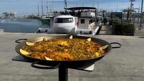 Valencia: Crucero en catamarán, comida con paella y parada para nadar