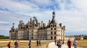 From Paris: Loire Valley Castles & Orleans Guided Tour