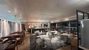 Brisbane Airport (BNE): Premium Lounge Entry
