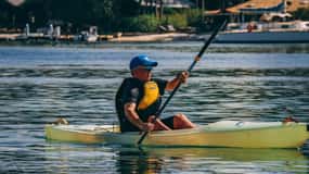 Noosa River: Mangroves and Mansions Guided Kayak Tour