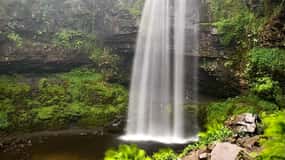 Cardiff: Waterfalls, Mountains & Castles Day Tour