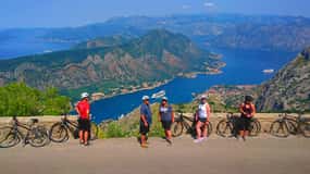 Excursion à vélo - Descente du mausolée de Njegos jusqu'à la baie de Kotor