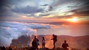 7 hour Hike Pico Mountain and Piquinho 2351 meters