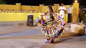 Jaisalmer: Jeep Safari, Camel Ride, Dinner and Folk Dance